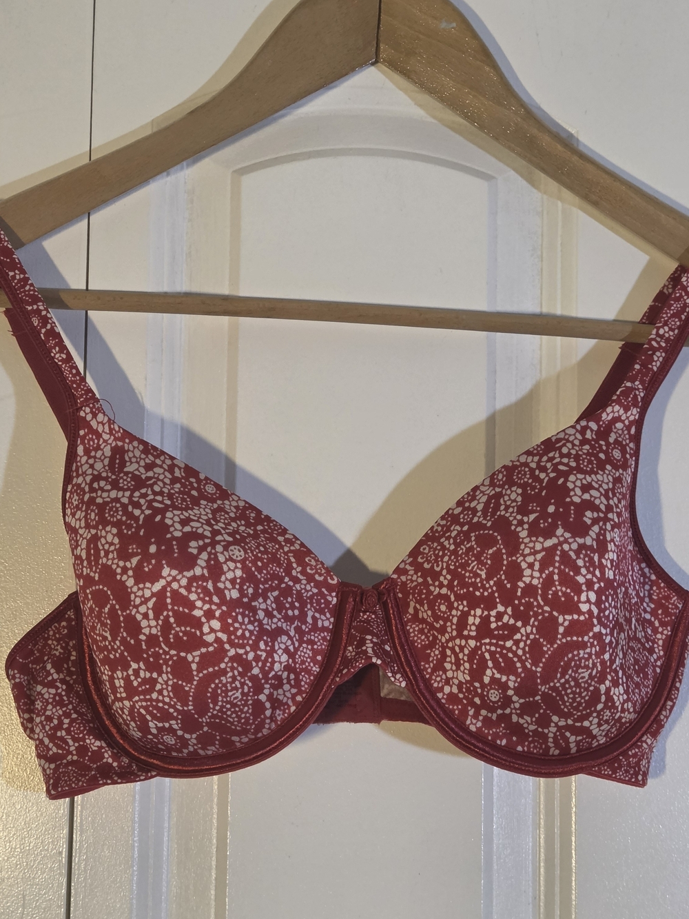 Bali Bra 36C Red White Floral Underwire T-Shirt